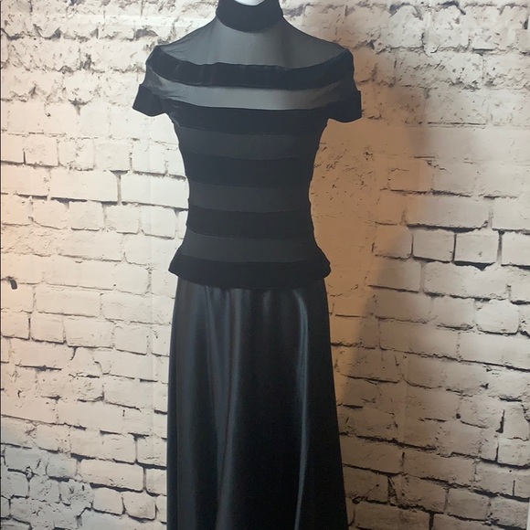 Tadashi Shoji Dresses & Skirts - Tadashi Black Maxi Dress Size 8